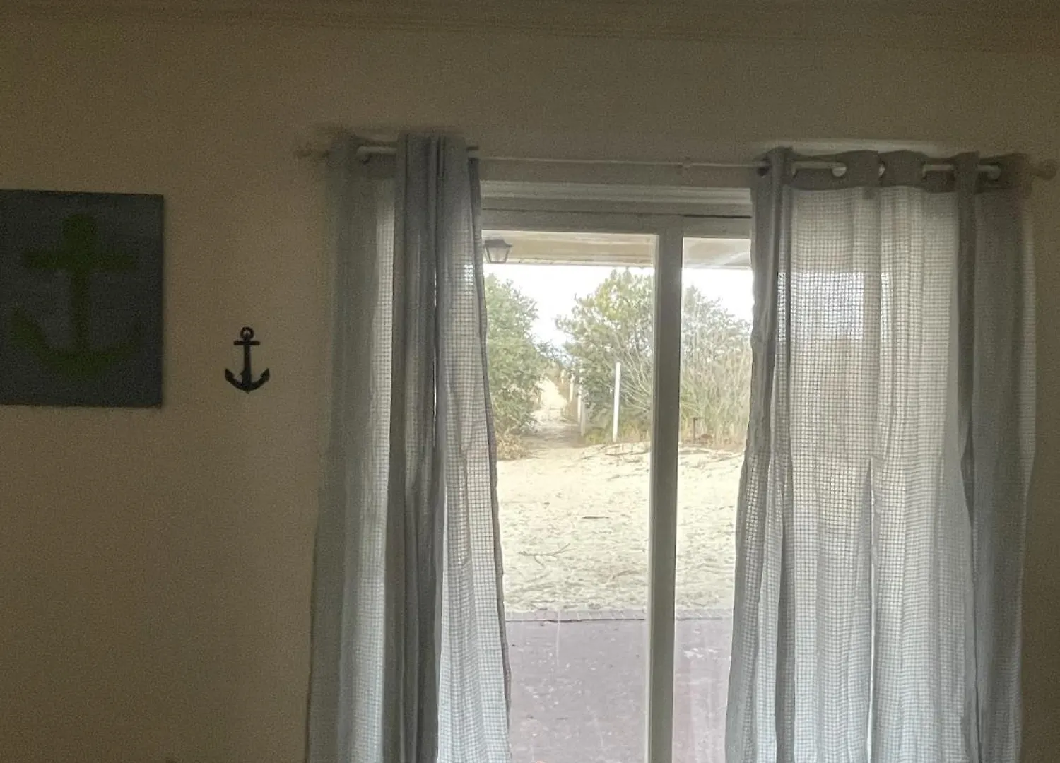 Apartment Roomy Beachfront Apartment, Deck, Game Room! Apts North Camellia Acres
