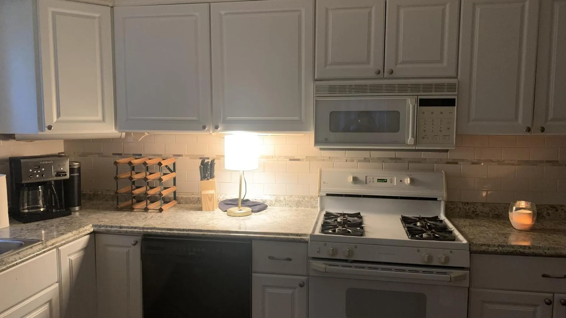 Roomy Beachfront Apartment, Deck, Game Room! Apts North Camellia Acres United States