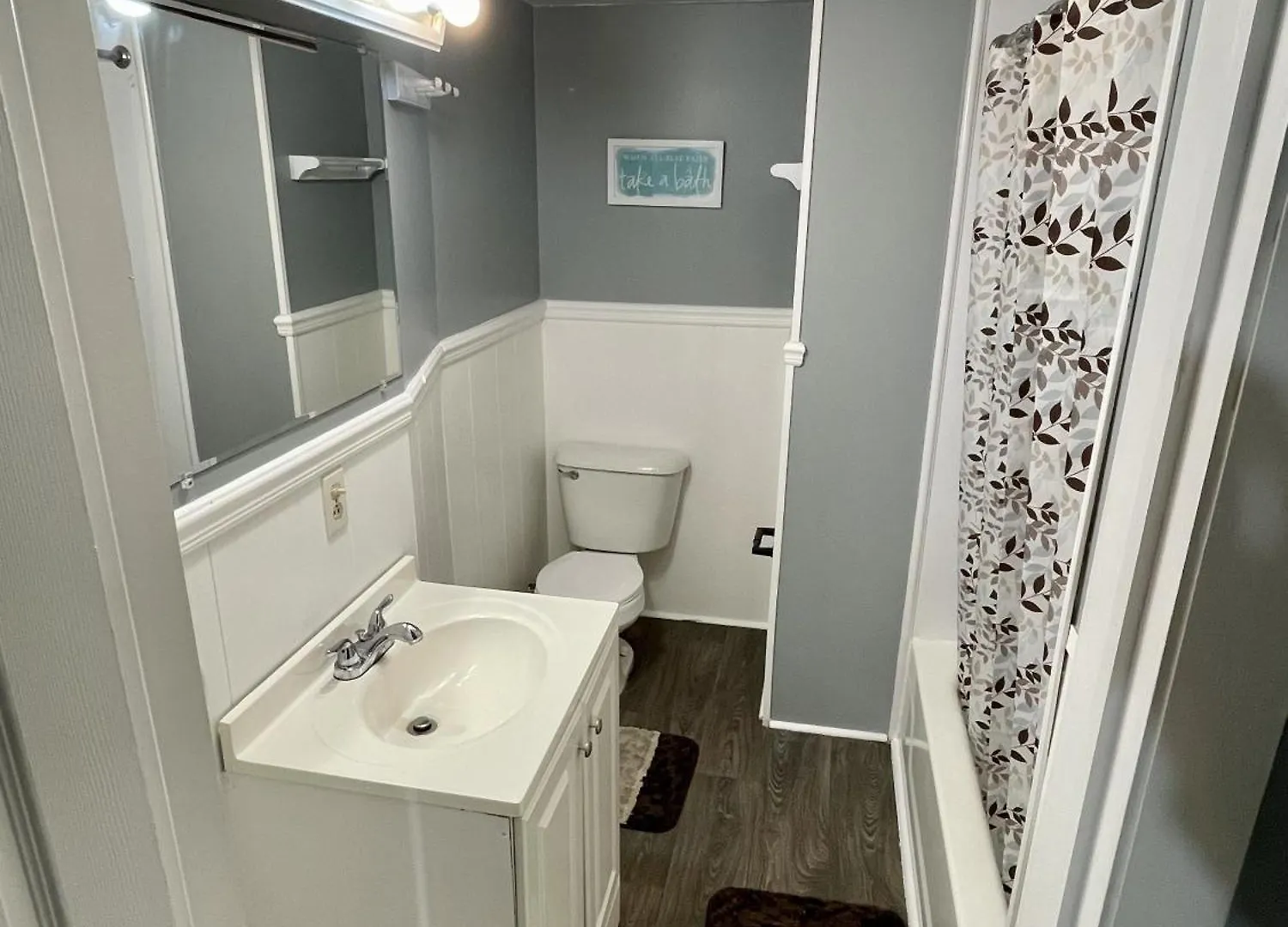 Roomy Beachfront Apartment, Deck, Game Room! Apts North Camellia Acres Apartment
