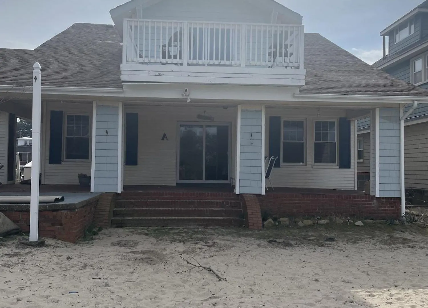 Apartment Roomy Beachfront Apartment, Deck, Game Room! Apts North Camellia Acres United States